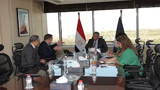 بالتفاصيل.. شريف فتحي يبحث مع شركة عالمية الاستثمار في "السياحة النيلية"