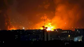 بعد إطلاق صواريخ طهران.. هجوم إسرائيلي يستهدف مطار مهر آباد في إيران