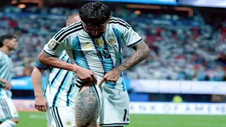 احتفل به بعد إقصاء مصر.. قصة وشم فرعوني على ساق لاعب الأرجنتين