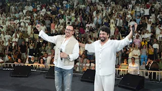 بينهم محمد فؤاد.. افتتاح مهرجان المسرح الروماني مع نجوم التسعينيات