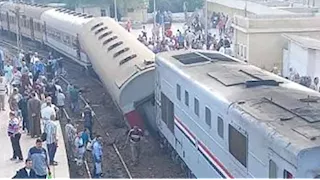 وزير النقل يتفقد موقع حادث خروج عربة قطار عن القضبان بالغربية