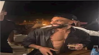 زجاجة في يد محمد صلاح تثير الفضول.. ما سر المياه الفوارة؟