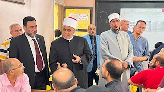 صور.. رئيس "المعاهد الأزهريّة" يتابع تصحيح امتحانات الشهادة الثانوية بالجيزة 