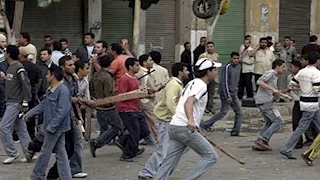 معركة الجيران.. مشاجرة بالأسلحة البيضاء بين 11 شخصًا بينهم سيدات بشبرا الخيمة