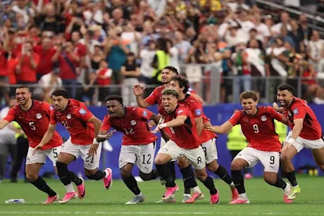 قبل احتفالية منتخب مصر.. لماذا يعشق المصريون كرة القدم؟ (تحليل نفسي)