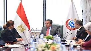 وزير الصحة يبحث تطوير منظومة المناظرات الطبية عن بُعد وخدمات الرعاية المنزلية