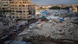 بين ألواح الطاقة وأصوت القصف.. كيف شاهد الغزيون مباريات المونديال؟