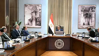 تحسبًا للتوترات الجيوسياسية.. مدبولي يتابع زيادة المخزون الاستراتيجي من المنتجات البترولية 