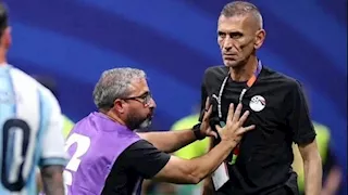 بقرار من الفيفا.. إيقاف مدرب منتخب مصر بسبب أحداث مباراة الأرجنتين 