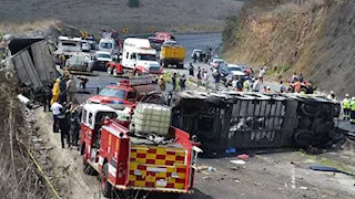 بينهم أمريكيون.. مقتل 9 أشخاص وإصابة 10 آخرين في حادث سير بالمكسيك
