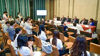جامعة القاهرة تطلق مدرسة صيفية مشتركة مع شنغهاي للدراسات الدولية 