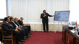 وزير الصحة يستعرض تفاصيل المنظومة الصحية أمام السفراء الجدد