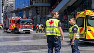 انتشال 5 جثث عقب حريق اندلع في مبنى "أوكسي" ببروكسل-  صور