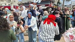 طبل وزغاريد وبلالين.. فرحة طلاب الثانوية العامة بالقليوبية بانتهاء الإمتحانات -صور
