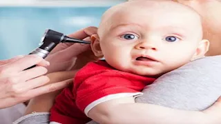 أعراض شائعة لا تتجاهلها.. كل ما تريد معرفته عن التهاب الأذن الوسطى عند الأطفال