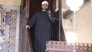 نقيب الأشراف يعزي أمين مجمع البحوث الإسلامية في وفاة والدته 