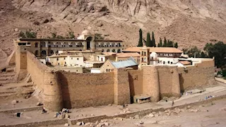 دير سانت كاترين: موافقة رسمية على العقد لإنهاء النزاع القضائي