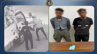 بعد تداول الفيديو.. ضبط شخصين كسرا زجاج سيارة وسرقا هاتفًا بالعبور