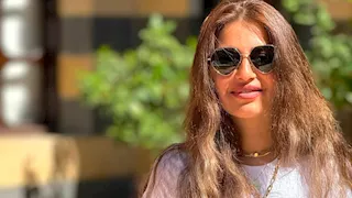 "أكبر مني بـ 24 سنة".. منة فضالي: "اتجوزت في السر ووالدتي جالها شلل بسببي"