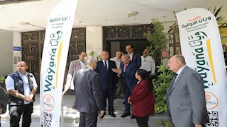 صور.. محافظ القاهرة يوزع 12 كرسيًا كهربائيًا متحركًا لدعم ذوي الهمم