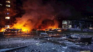 ليلة دامية في أوكرانيا.. هجوم روسي واسع على كييف يُسقط قتلى ويُشعل العاصمة (فيديو)
