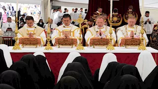 بعد تحدي "البابا".. الفاتيكان يحرم جماعة كاثوليكية ويعتبرها منشقة
