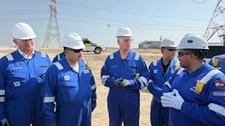 وزير البترول يتفقد مشروع "إنبي" و"بتروجت" في الإمارات