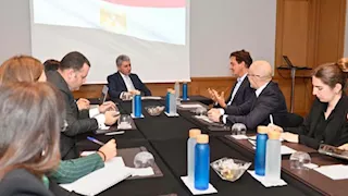وزير السياحة يبحث مع كبرى الشركات الفرنسية زيادة الحركة الوافدة إلى مصر