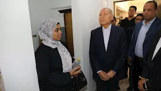 17 صورة.. محافظ القاهرة يُهدي جهاز كاملًا لعروس من ضحايا حريق منشأة ناصر