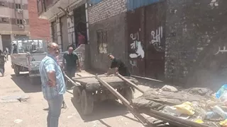 الجيزة تغلق مخازن خردة مخالفة بالطالبية وتتحفظ على 14 مركبة ومعدة