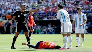حكم فاسد.. مشجعة أرجنتينية تطلق عريضة لإعادة نهائي كأس العالم 2026