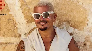 سر "تاتو" عمرو دياب الجديد في ألبوم "حبيتك"