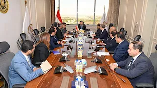 التموين وWE تبحثان تنفيذ الكارت الموحد والتحصيل الإلكتروني للمخابز