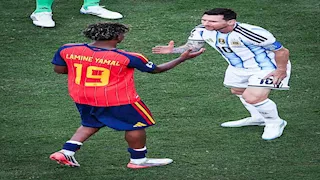 لامين يامال يواسي ميسي بعد تتويج إسبانيا بلقب كأس العالم 2026 (صور)