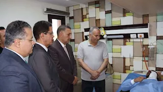 محافظ القليوبية يطمئن على مصابي حادث الطريق الحر ويوجه بدعم أسر الضحايا -صور