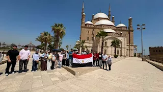 طلاب بجامعة القاهرة في زيارة لقلعة صلاح الدين ضمن مبادرة "اعرف بلدك" -(صور)