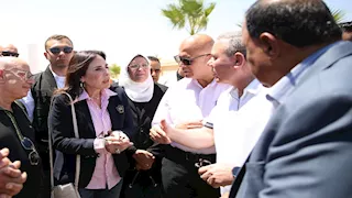وزيرة الإسكان ومحافظ مطروح يتفقدان مشروعات مياه الشرب ومحطات تحلية الرميلة