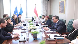 مصر وفرنسا تبحثان توسيع التعاون الصحي ودعم علاج مصابي غزة