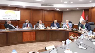 محافظ الجيزة يوجه بدعم مستشفى الواحات وسرعة صيانة المدارس قبل الدراسة