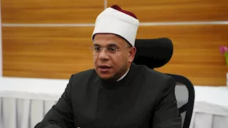 بتتحدوا ربنا بإعلانات مدفوعة؟.. أسامة قابيل يهاجم كورس تعدد الزوجات 