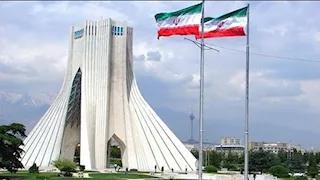 إيران تنفي ترهيب موظفين بالسفارة الفرنسية وتتهمهما بالمشاركة في اجتماع أمني