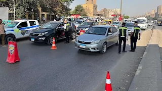 سحب 722 رخصة لعدم تركيب الملصق ورفع 30 سيارة من شوارع القاهرة والجيزة