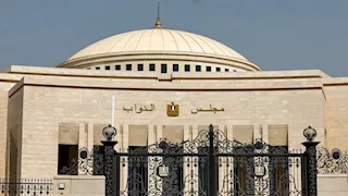 شهيد ومصاب من البحارة المصريين في قصف سفينة بأوكرانيا.. "ضياء داود" يكشف التفاصيل