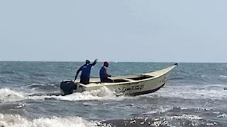 بعد اختفاء شابين.. العثور على جثة غريق وسط أمواج بحر بورسعيد (صور)