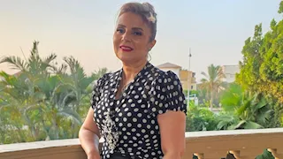رانيا محمود ياسين تنشر صورًا جديدة.. والجمهور: زي القمر