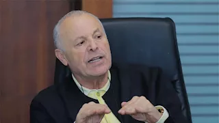 "كان غاضبا في البداية".. هاني أبو ريدة يشيد بمستوى حسام حسن مع منتخب مصر 