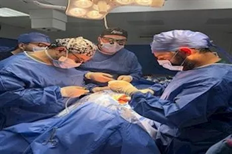 معجزة طبية بالمنصورة.. إنقاذ طفل ابتلع 20 بطارية وقطعة مغناطيس 