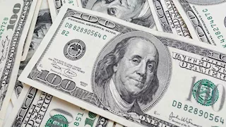الدولار يقترب من أعلى مستوى في شهر مع ترقب قرار الفيدرالي