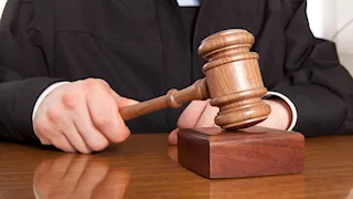 رصاص ونيران بسبب الثأر.. حكم قضائي ضد متهم بقتل سيدة في أسيوط
