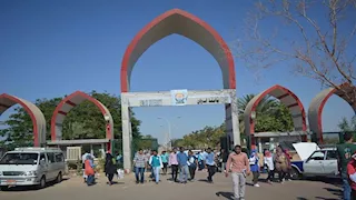 مسمار اخترق عينه.. فريق طبي بجامعة أسوان ينقذ بصر شاب عشريني